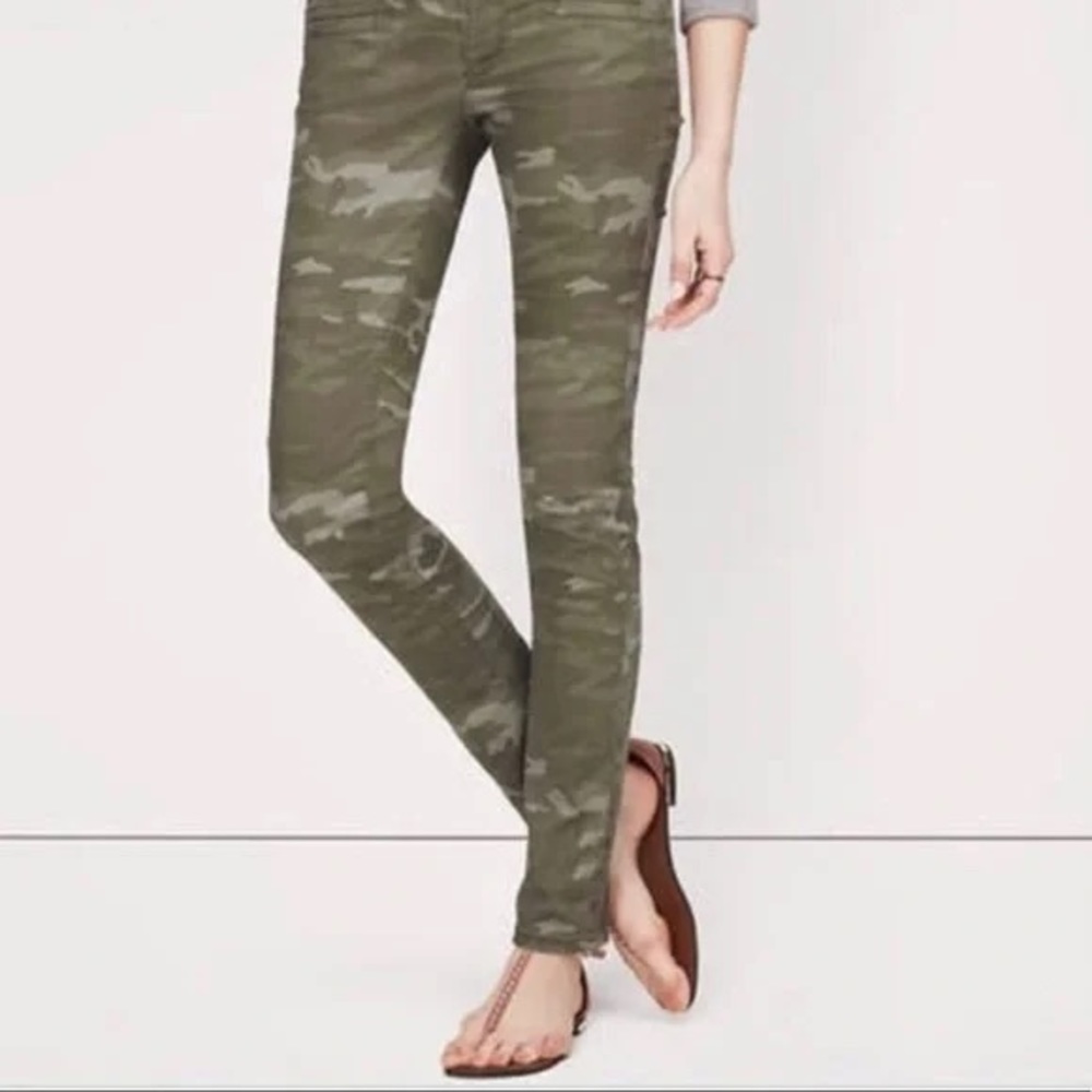 Loft Marisa Skinny Pants Camo size 8 NWT